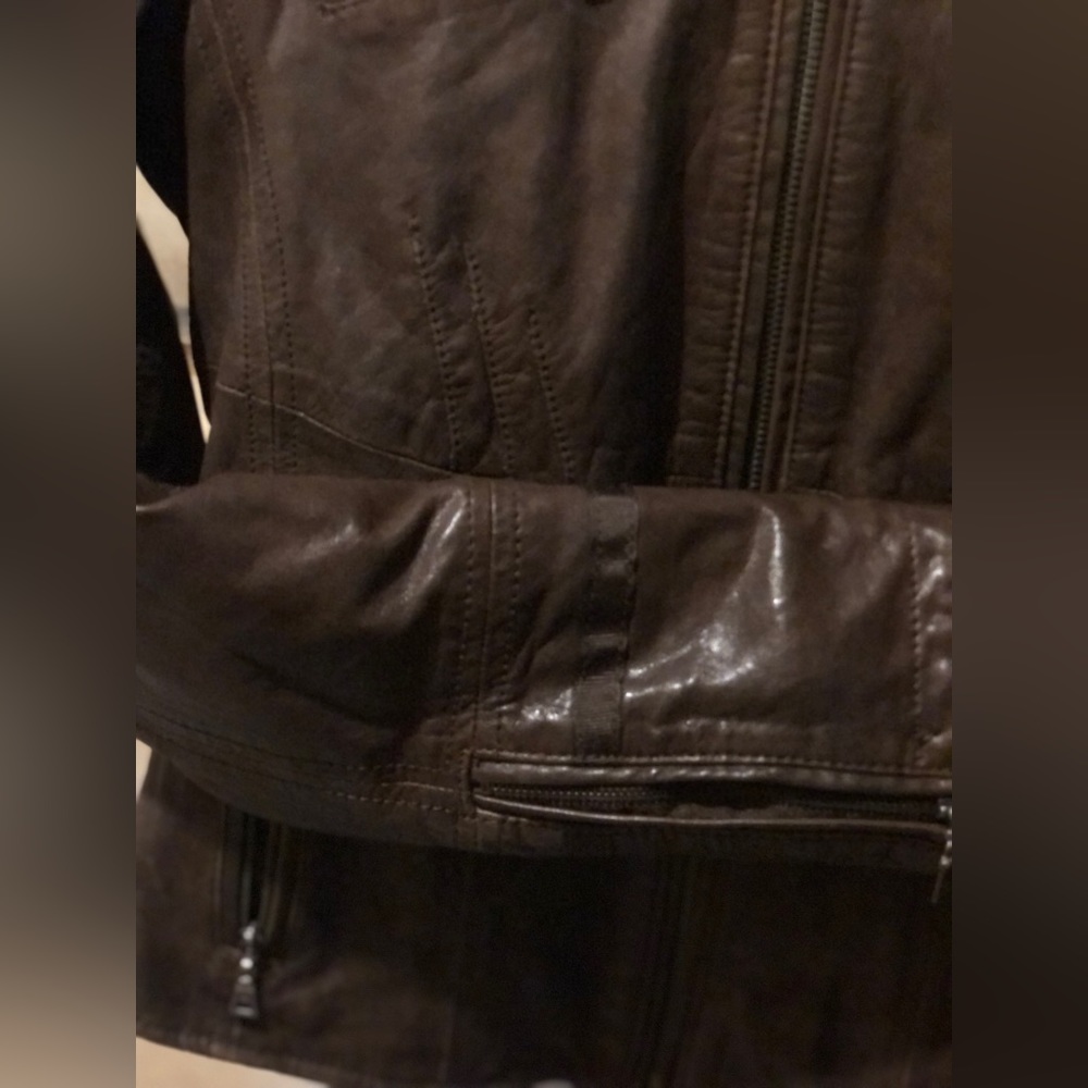 Leather jacket - Picture 2 of 2